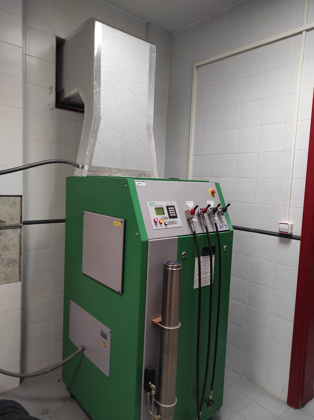 Emboquillado de máquina en  parque de bomberos de Úbeda