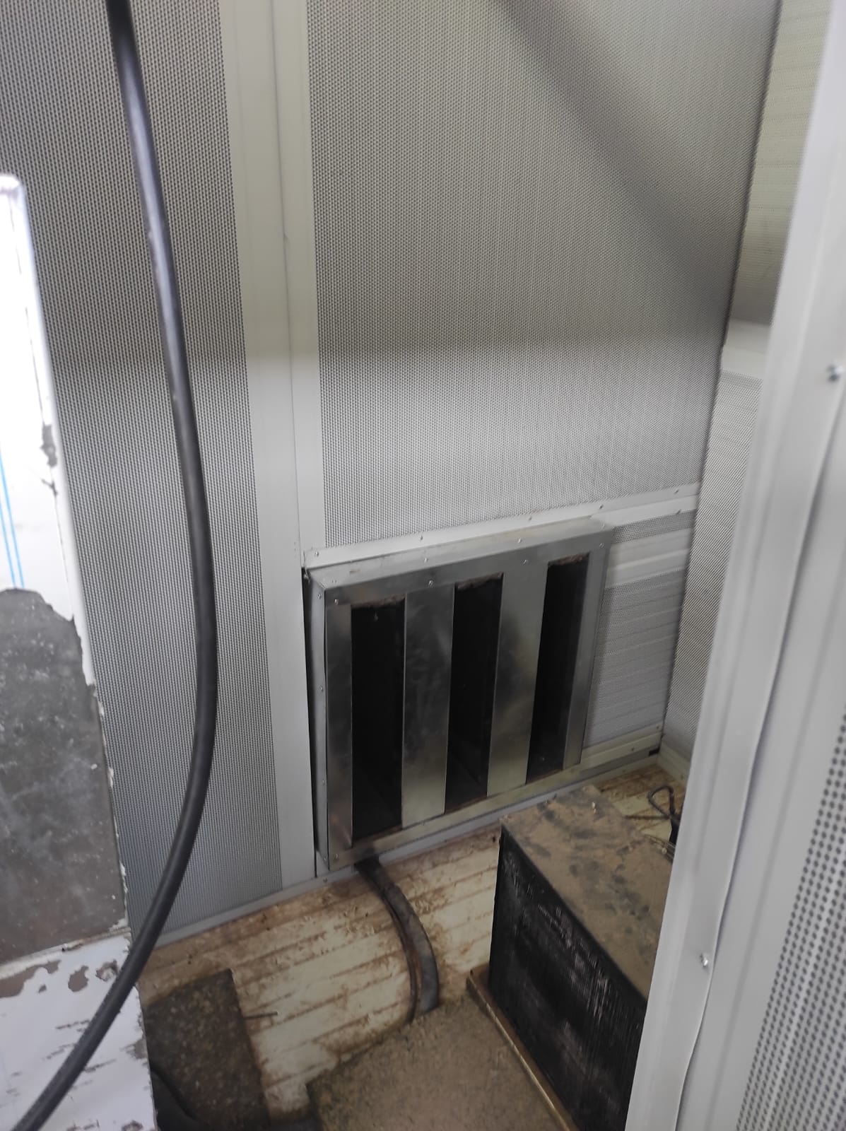 Encapsulamiento motores con silenciadores